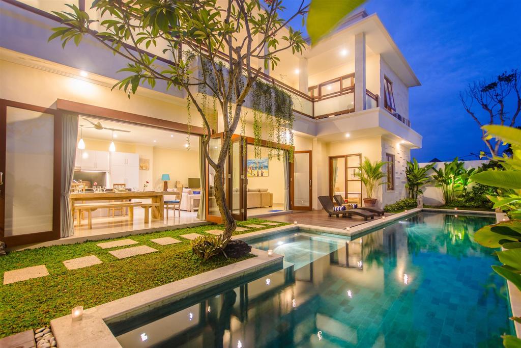 Villa Tepi Sungai Legian Rum bild