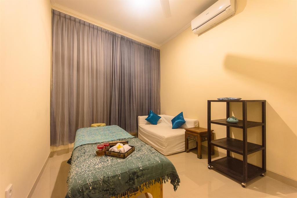 Villa Tepi Sungai Legian Rum bild