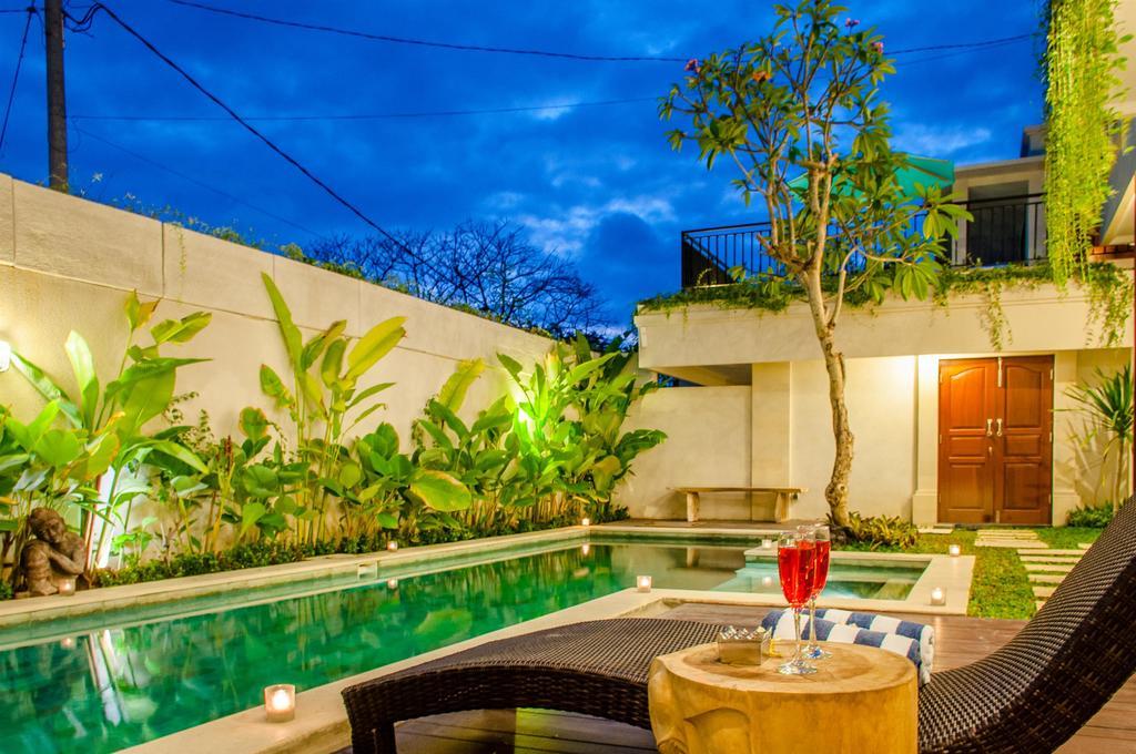 Villa Tepi Sungai Legian Rum bild